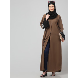 NAZNEEN EMBRODERY AND CONYTRAST  2 SIDE POCKET SLEEVES  FRONT OPEN ABAYA