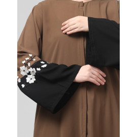 NAZNEEN EMBRODERY AND CONYTRAST  2 SIDE POCKET SLEEVES  FRONT OPEN ABAYA