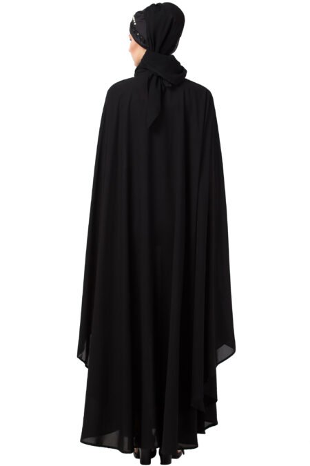 Nazneen Elegant Center-Embroidered Irani Kaftan